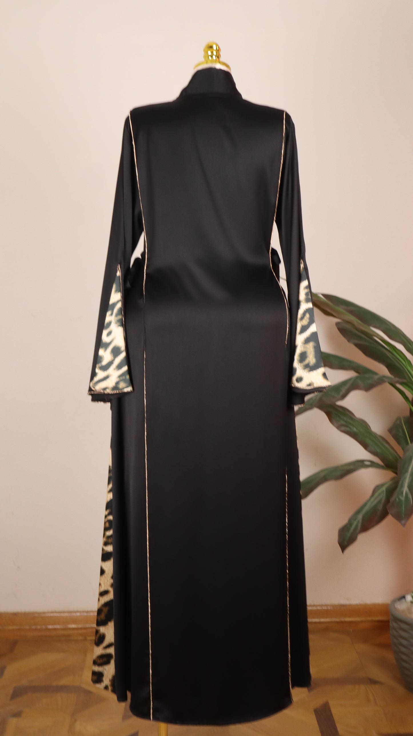 Abaya Tiger Queen